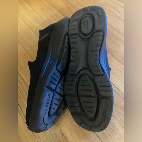 Skechers slide ons. - Picture 2 of 2